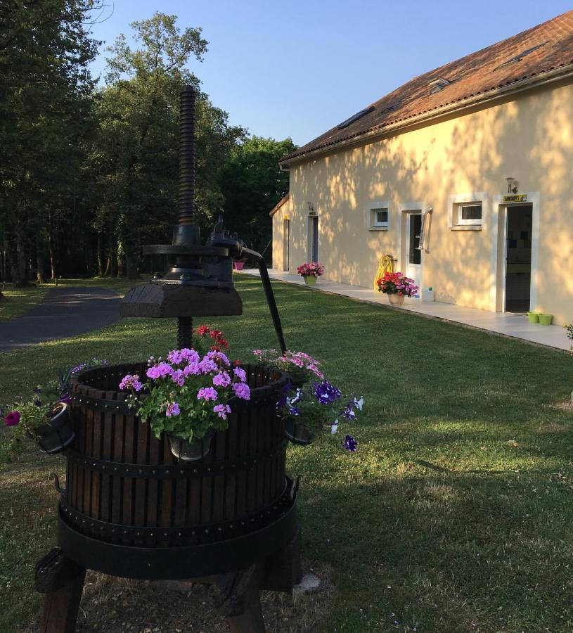 Camping Les Petites Minaudieres Coussay-les-Bois Екстер'єр фото