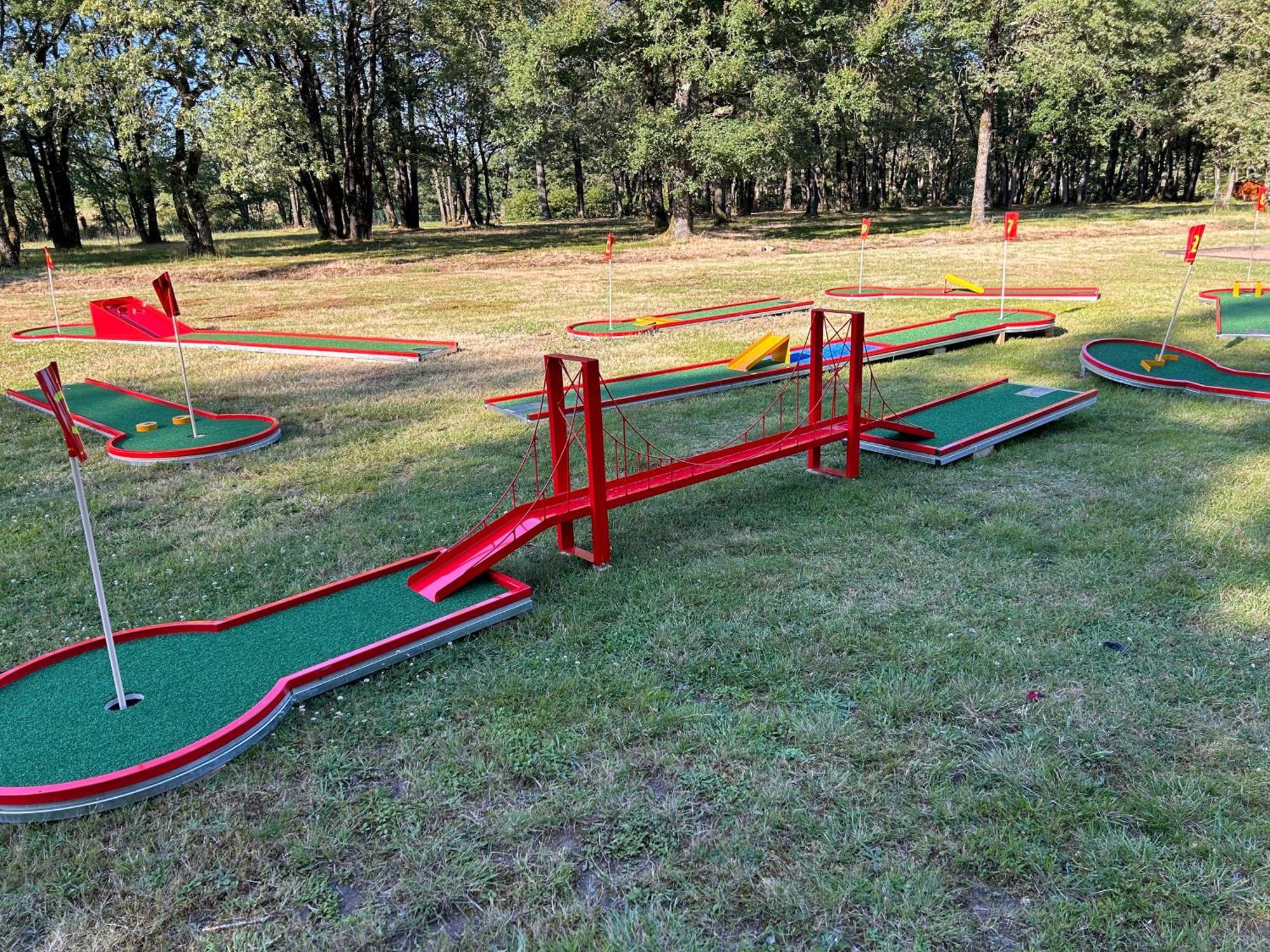 Camping Les Petites Minaudieres Coussay-les-Bois Екстер'єр фото