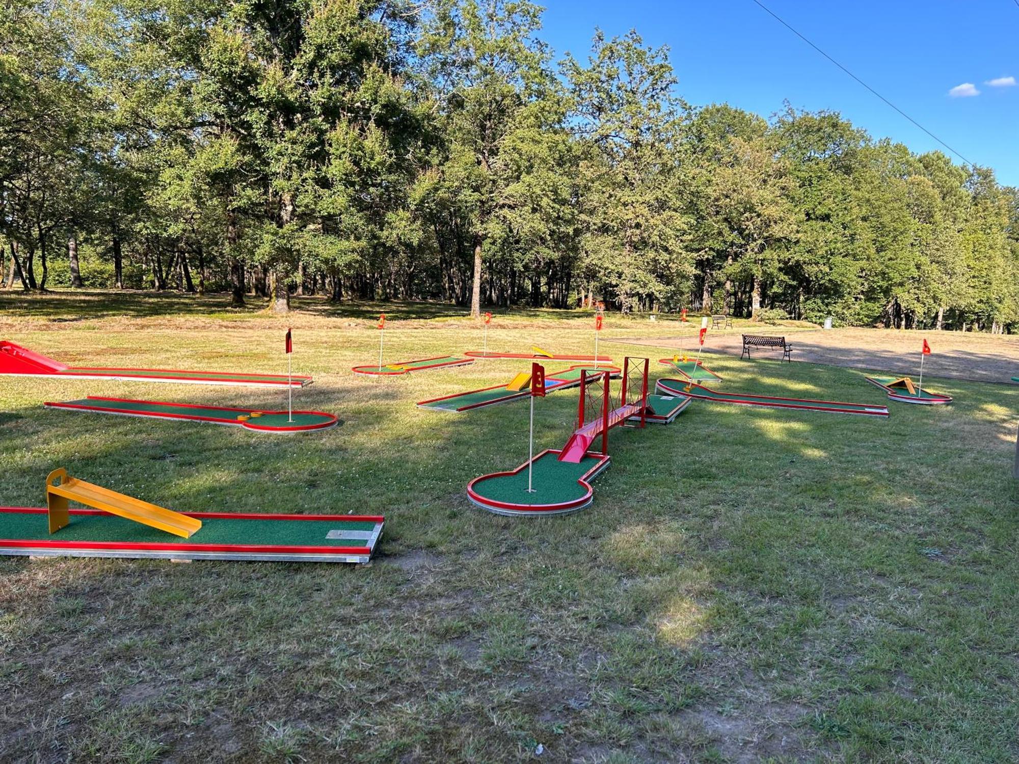 Camping Les Petites Minaudieres Coussay-les-Bois Екстер'єр фото